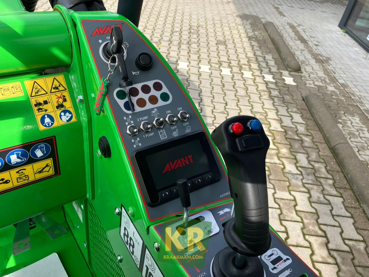 Compact loader Avant 860 TDL