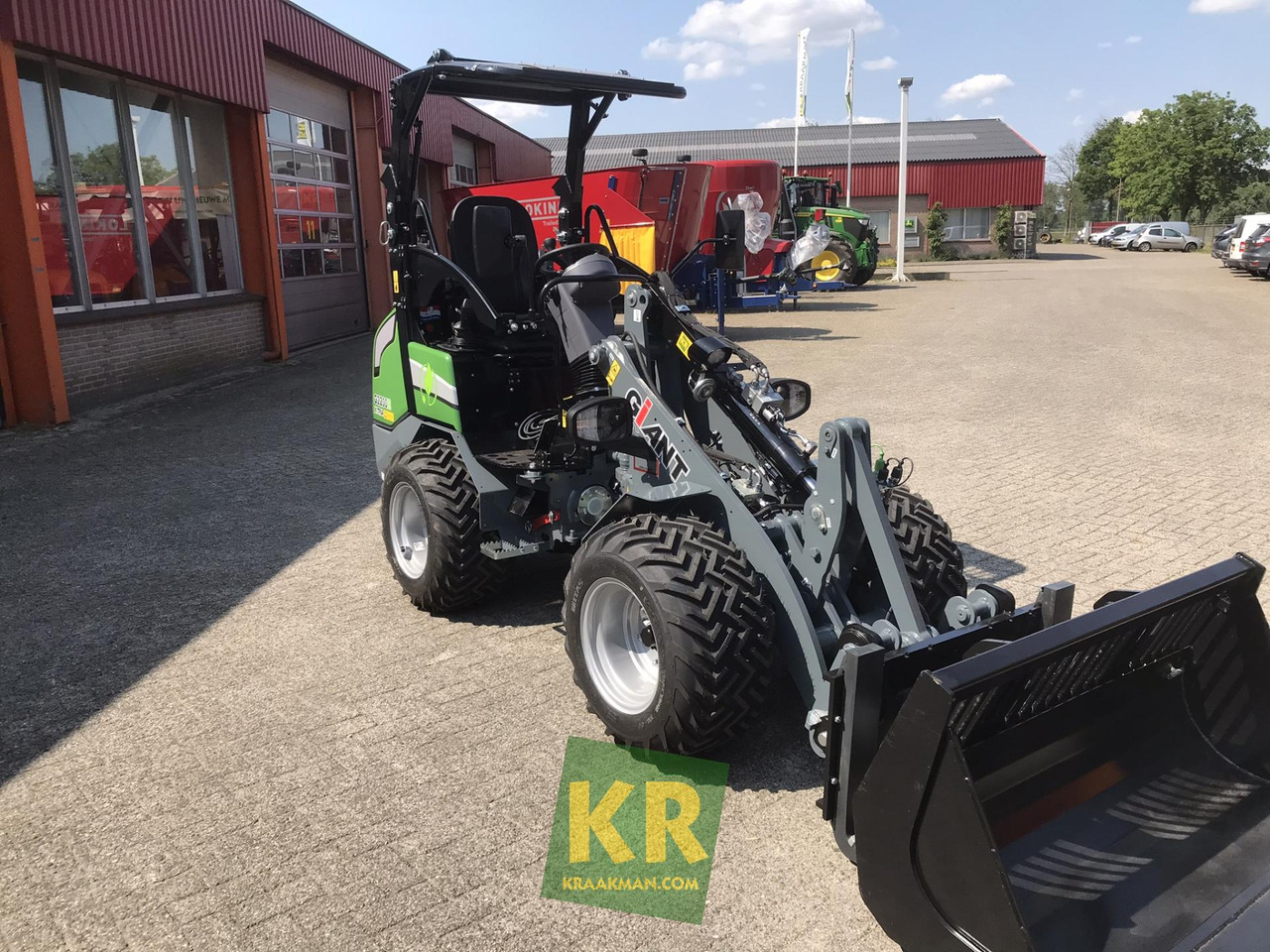 Compact loader Giant G2200E