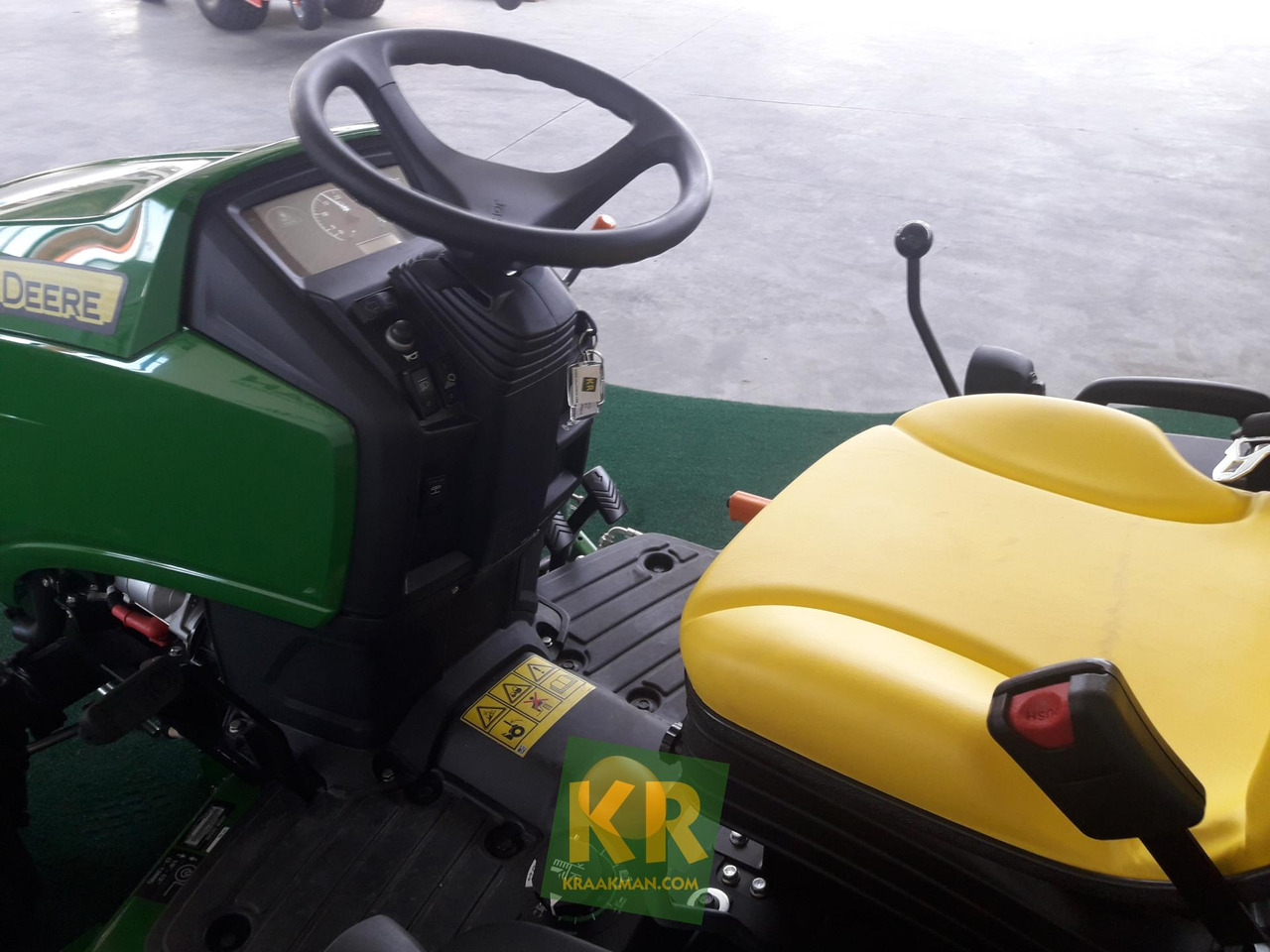 Compact tractor John Deere 1026R