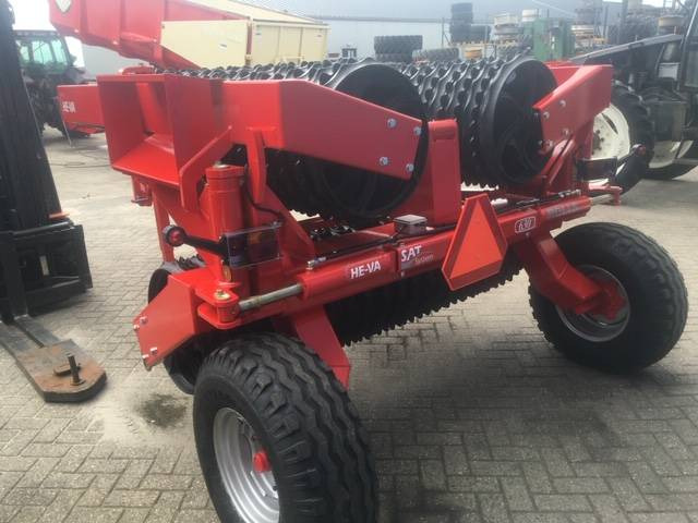 Farm roller HE-VA 630 Tip Roller Cambridgerol