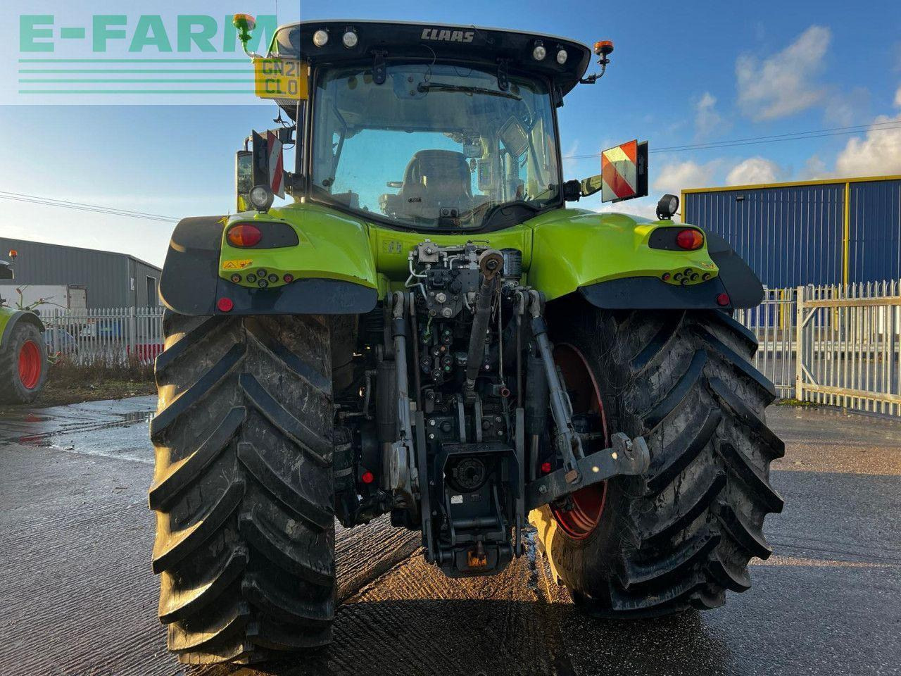 Farm tractor CLAAS AXION 850