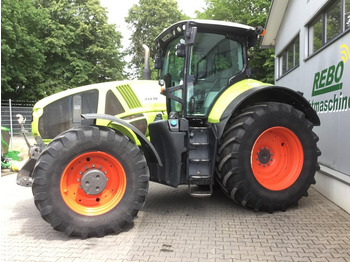 Farm tractor CLAAS AXION 920