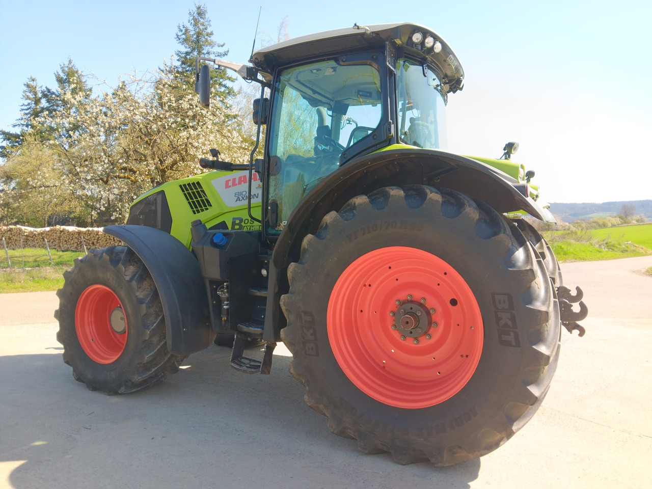 Farm tractor CLAAS Claas Axion 810 CMATIC Cebis