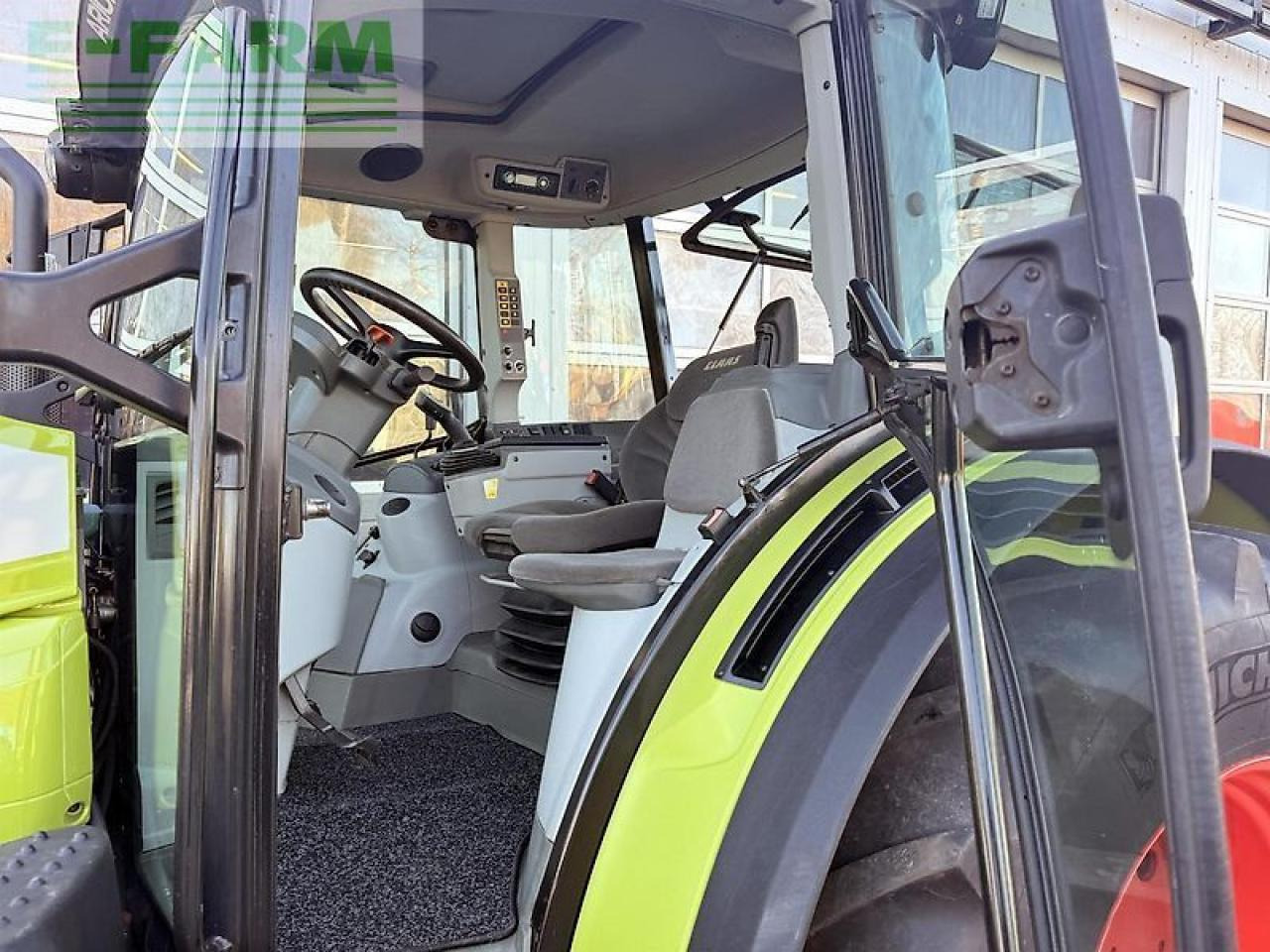 Farm tractor CLAAS arion 420 cis a32