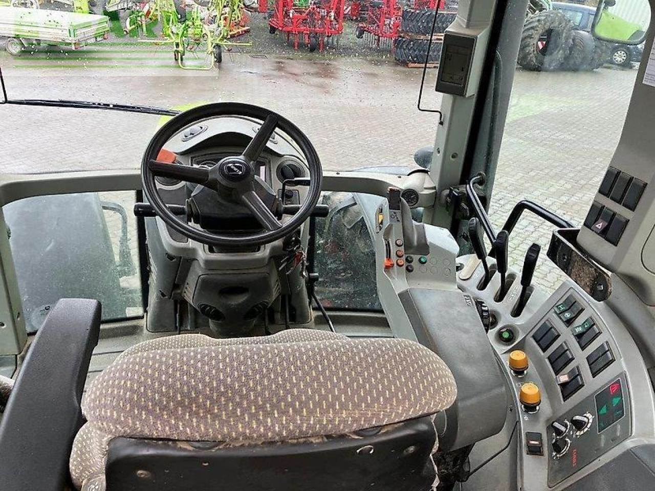 Farm tractor CLAAS arion 640 cis CIS