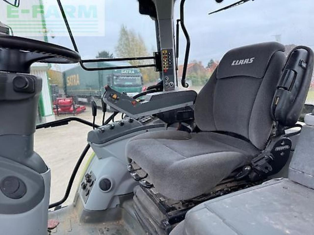 Farm tractor CLAAS arion 650