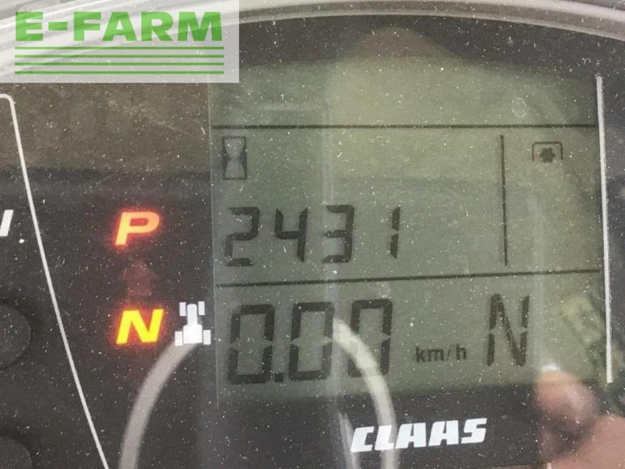 Farm tractor CLAAS axion 870