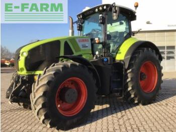 Farm tractor CLAAS axion 920