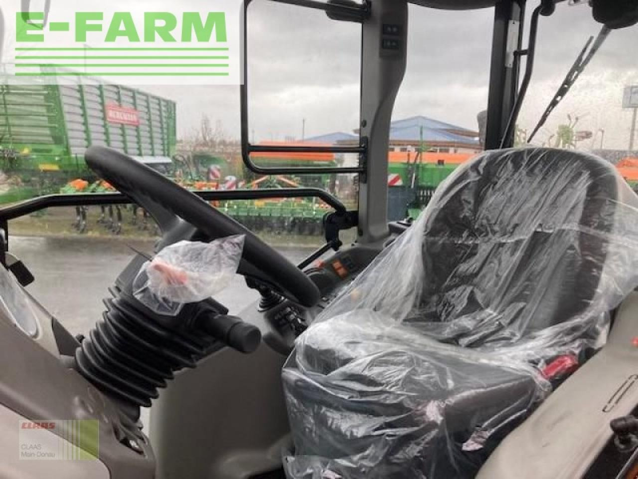 Farm tractor CLAAS nexos 240 s advanced