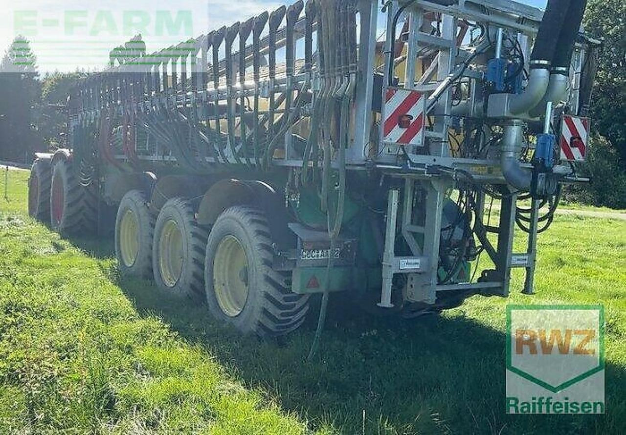Farm tractor CLAAS xerion 3800 trac TRAC