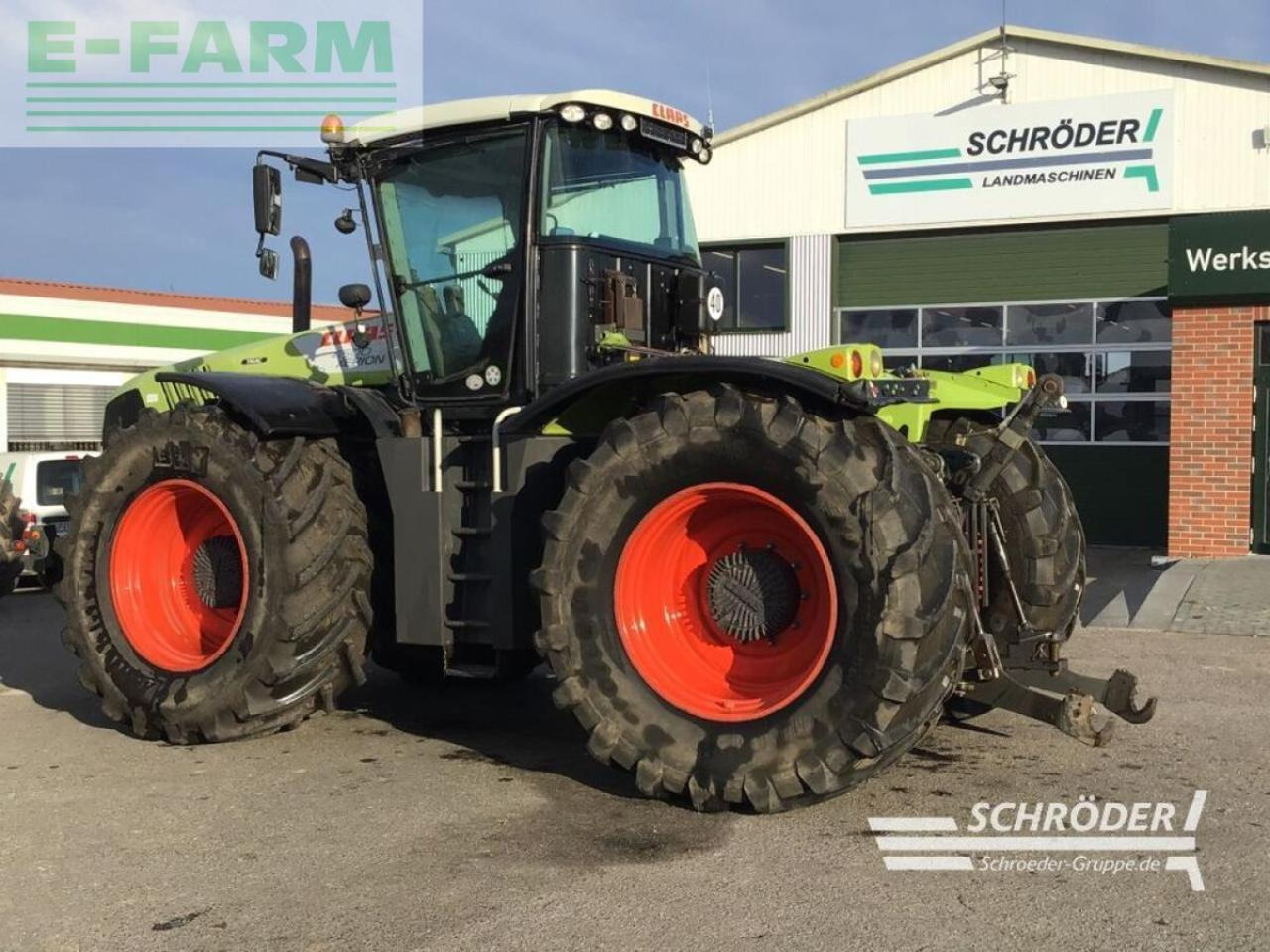 Farm tractor CLAAS xerion 4500