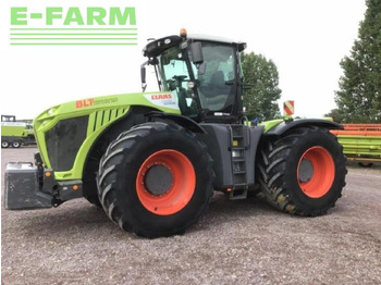 Farm tractor CLAAS xerion 5000 trac