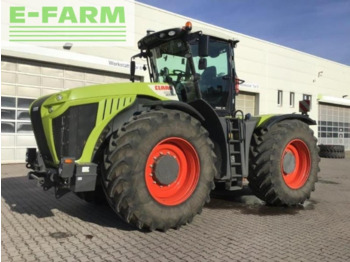 Farm tractor CLAAS xerion 5000 trac vc TRAC VC