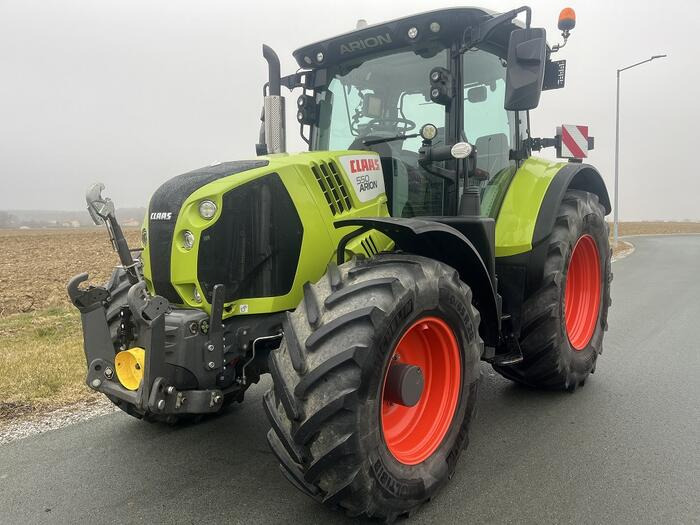 Farm tractor Claas Arion 550