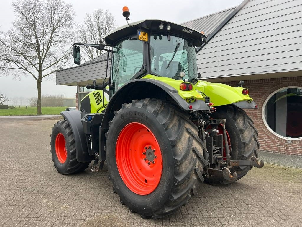 Farm tractor Claas Axion 800 Cis