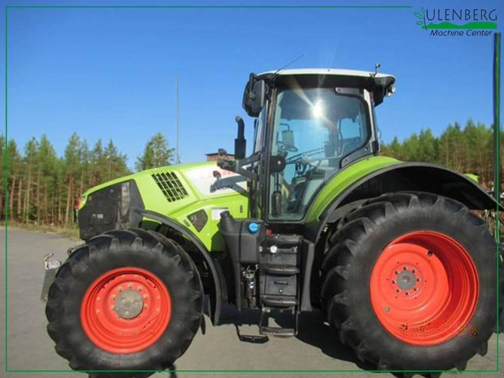 Farm tractor Claas Axion 810