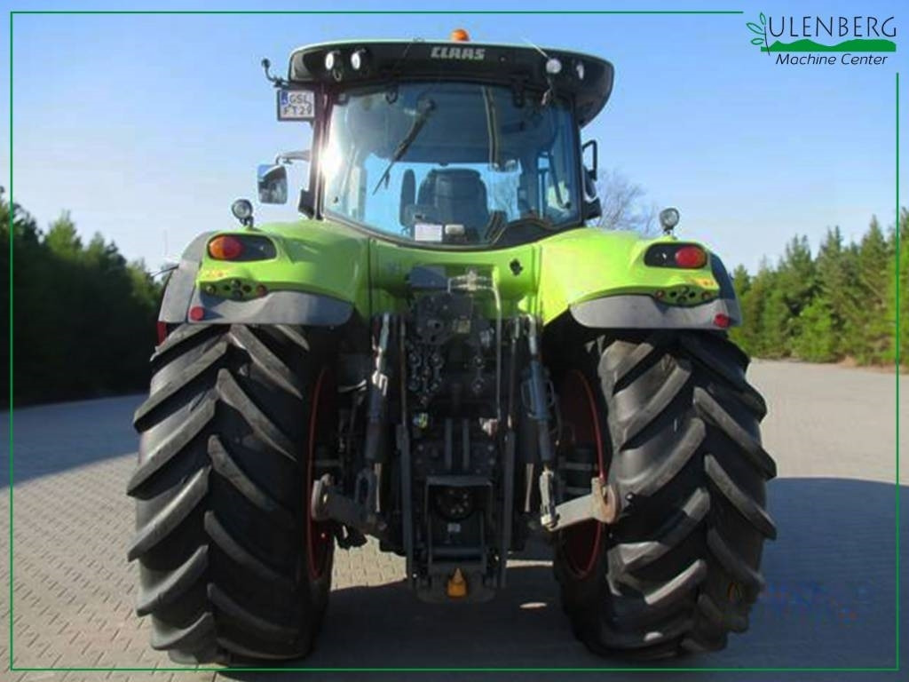 Farm tractor Claas Axion 810