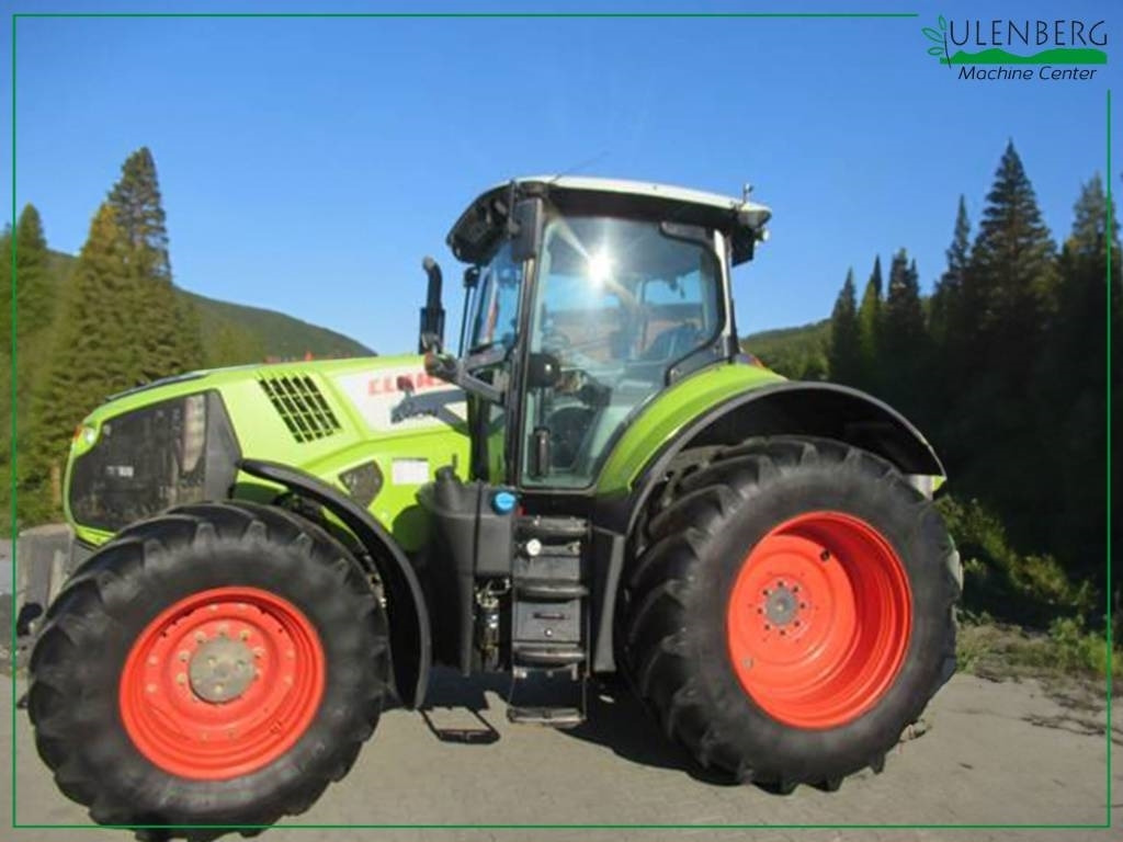 Farm tractor Claas Axion 810