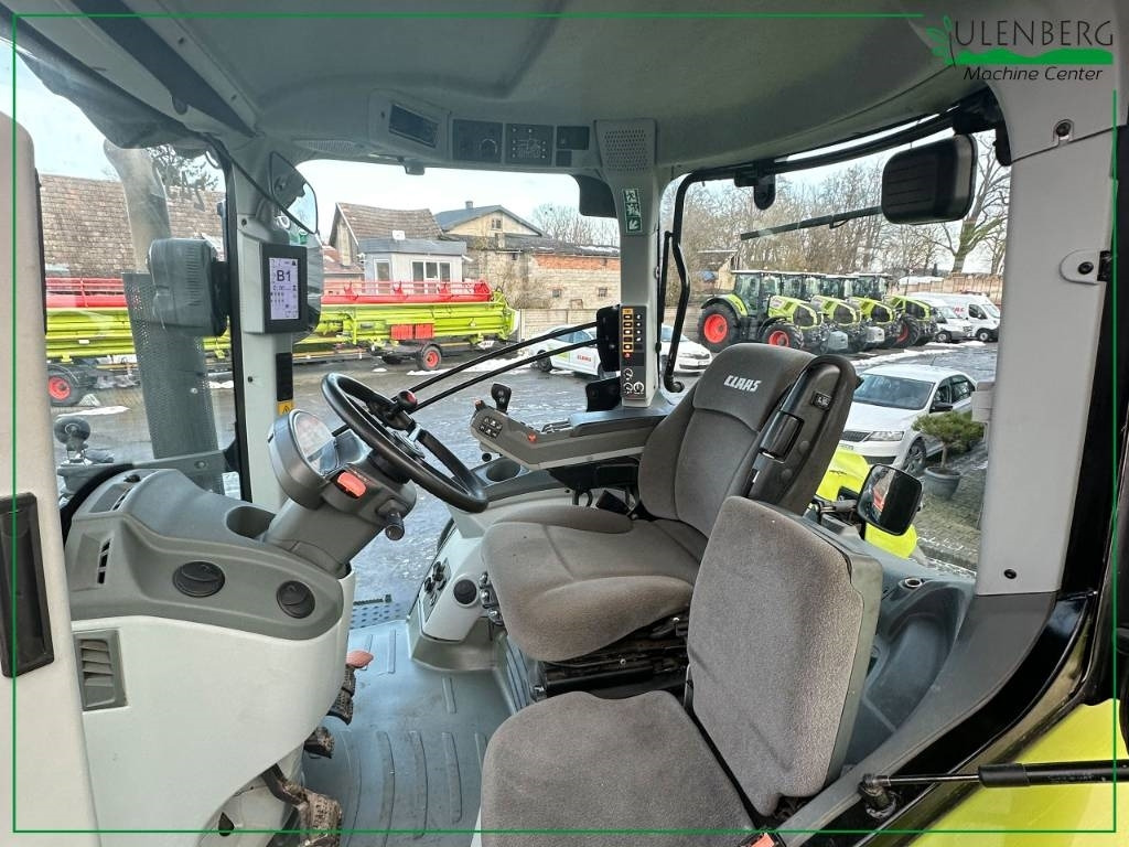 Farm tractor Claas Axion 850