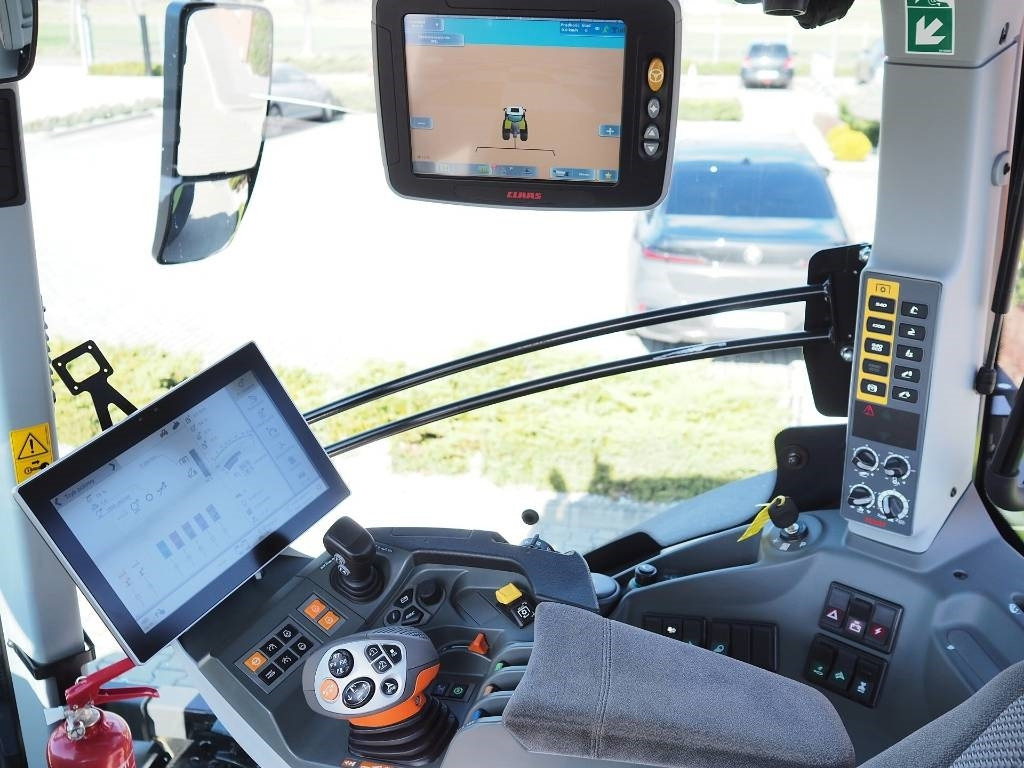 Farm tractor Claas Axion 870 CMATIC, GPS