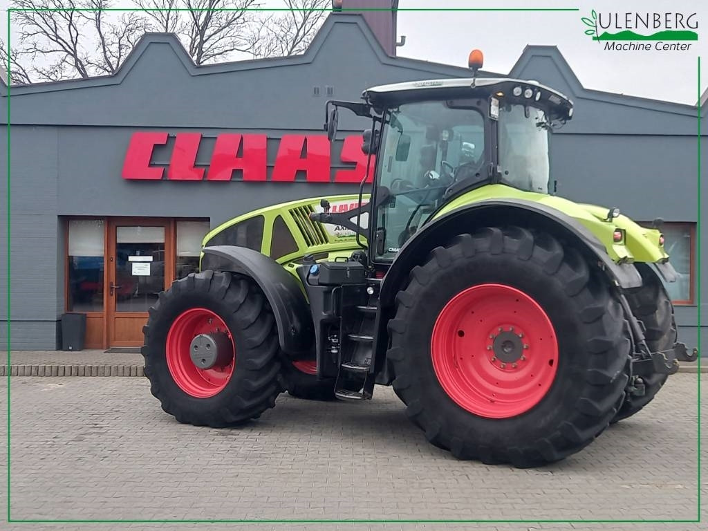 Farm tractor Claas Axion 920 Cmatic
