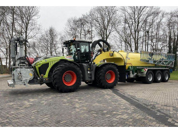 Farm tractor Claas Xerion 4000 