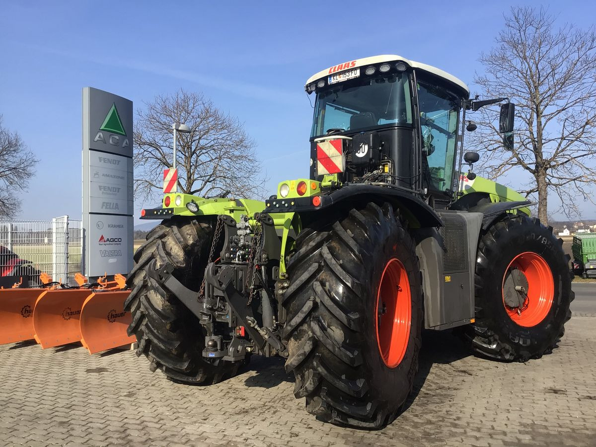 Farm tractor Claas Xerion 4500 Trac VC