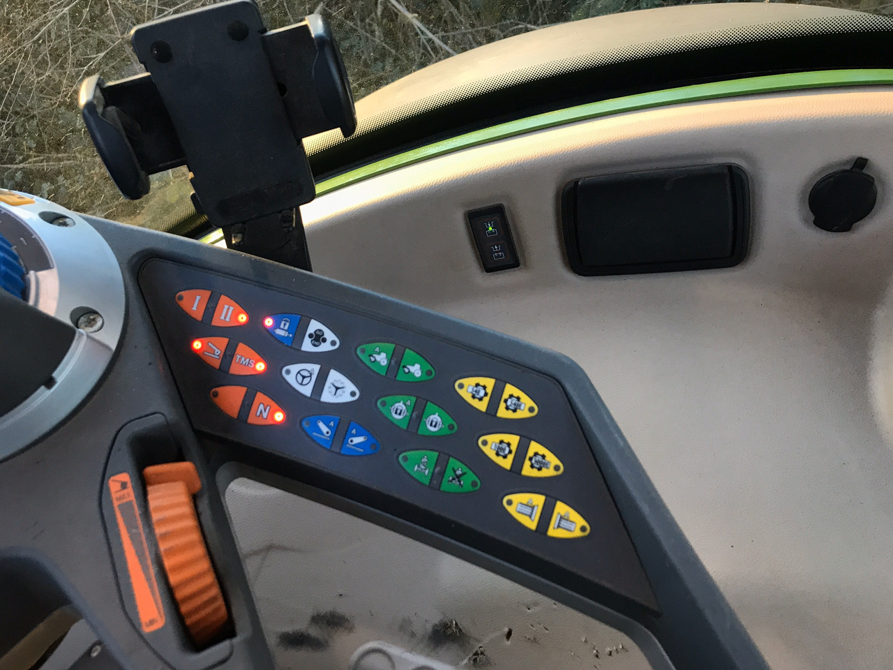 Farm tractor Fendt 513 Vario S4 PowerPlus