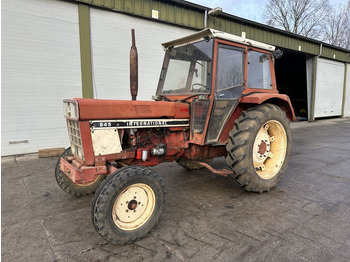 Farm tractor International 845