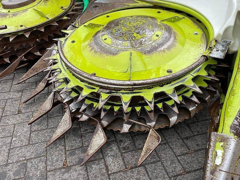 Harvester attachment Claas Orbis 600