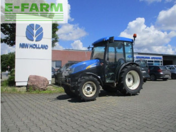 Farm tractor NEW HOLLAND