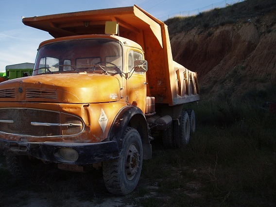 volquete camion mercedes benz 2624ak 6x6 allrad 13tonn achsen meiller kipper servo stearing 6zylinder motor 1975 1975 precio 12000 eur en venta truck1 1109471 truck1 bolivia