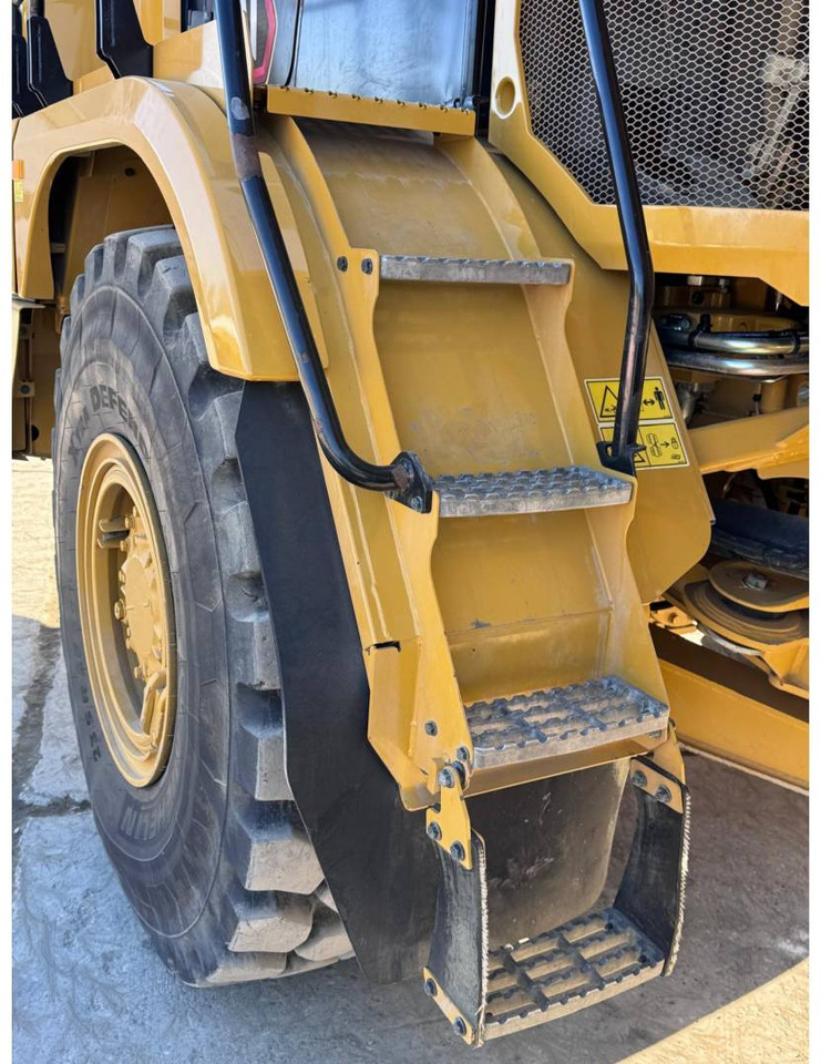 Articulated dumper CAT 730-04