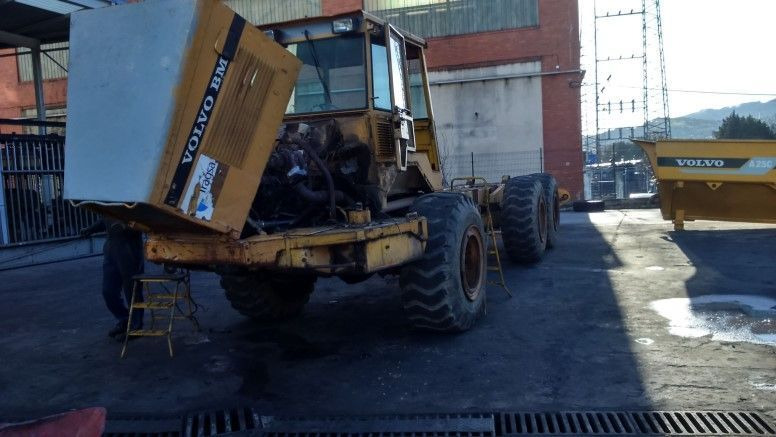 Articulated dumper VOLVO A25B (1992)