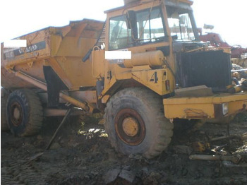 Articulated dumper VOLVO A25C S/N: 12019 (1998) Y S/N: 12026 (1999) 