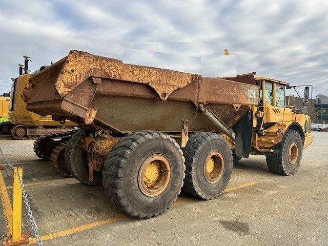 Articulated dumper VOLVO A25D 2002