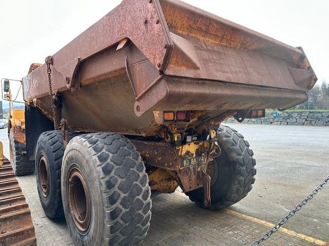 Articulated dumper VOLVO A25D 2002