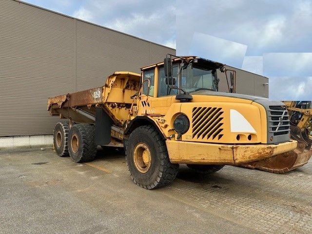 Articulated dumper VOLVO A25D 2002