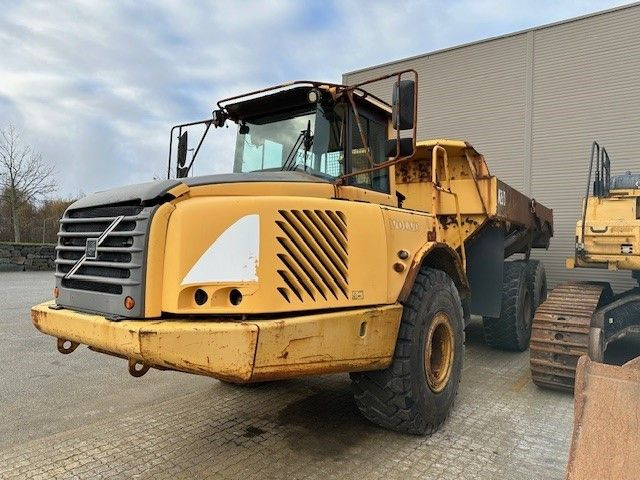 Articulated dumper VOLVO A25D 2002