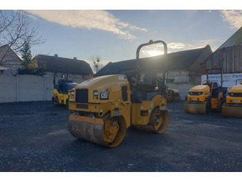 Road roller CATERPILLAR CB24B