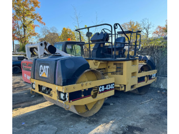 Road roller CATERPILLAR