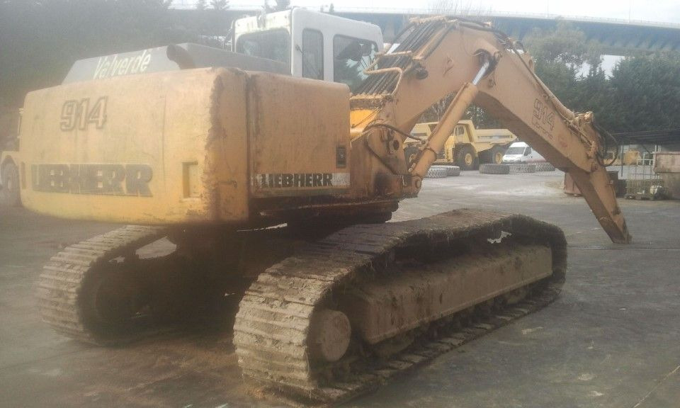 Crawler excavator LIEBHERR R914LI S/N: 681-8569 (2001) Y S/N: 6406265 (1999)