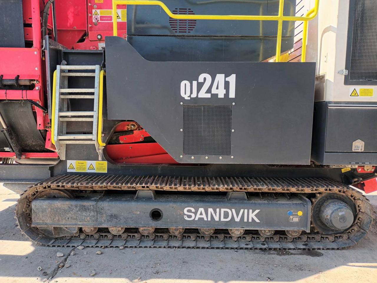 Crusher SANDVIK MINING & CONSTRUCTION QJ241