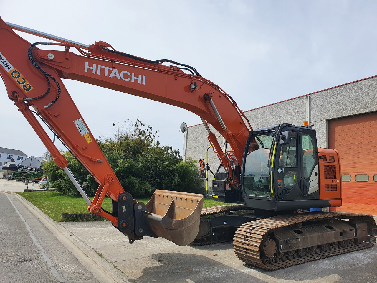 HITACHI ZX 225 USLC-6 for sale, Crawler excavator - 7842128