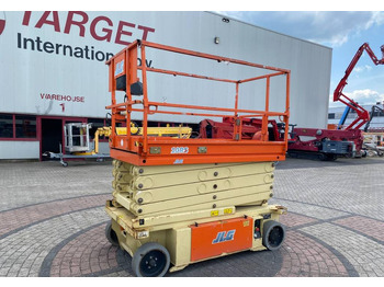 Scissor lift JLG