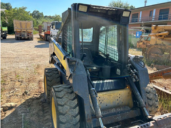 New Holland LS-170 - Skid steer loader: picture 3