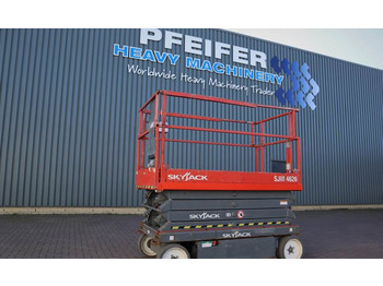 Scissor lift SKYJACK