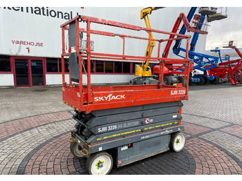 Scissor lift SKYJACK