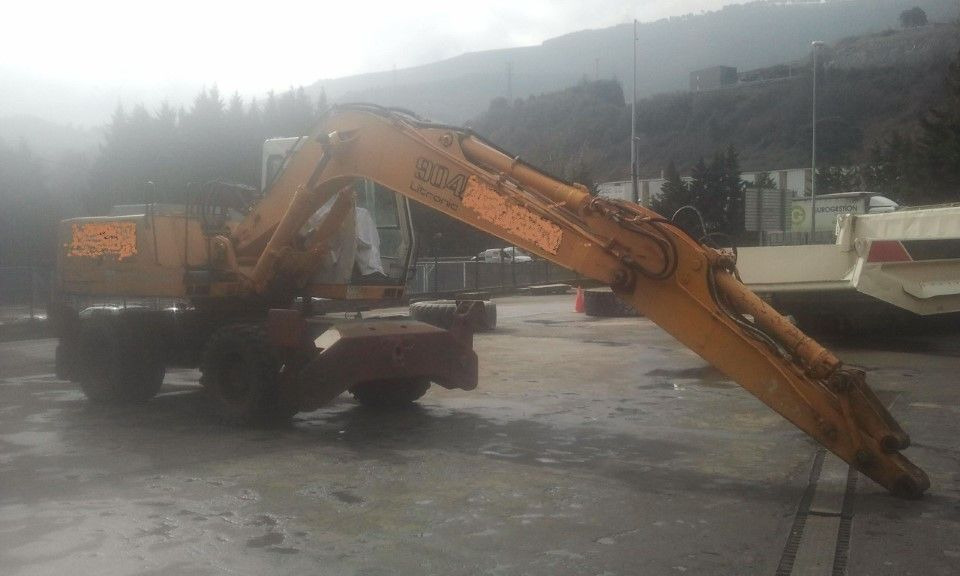 Wheel excavator LIEBHERR A904LI S/N: 666-6005 (1998)