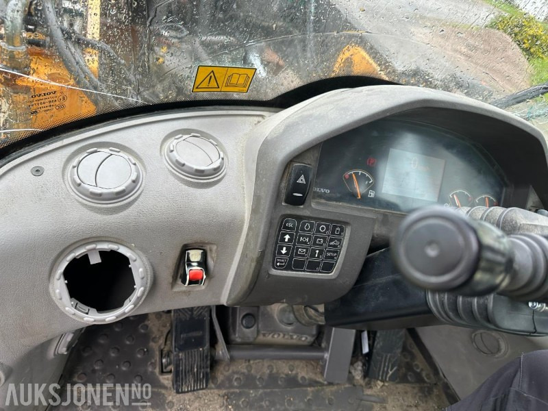 Wheel loader 2011 VOLVO L120F HJULLASTER MED SKUFFE - 14908 TIMER - SERTIFISERT 02/2024